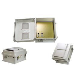 14×12×7英寸（35.6×30.5×17.8厘米）接线盒，开孔盒盖，带符合802.3af标准且设有5类浪涌保护器的PoE接口的图片