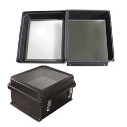 14×12×7英寸（35.6×30.5×17.8厘米）UL®认证NEMA-4X级防风雨接线盒，带窗盒盖，黑，带空白铝制安装板的图片