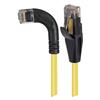 6类直角型RJ45以太网跳线，直通/直角左出线，黄，7英尺（2.1米）的图片
